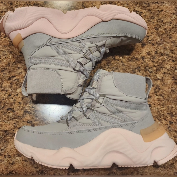SOREL Kinetic RNEGD Sport Waterproof Insulated Boots - Gray/Pink - Size 6.5 - Picture 5 of 15